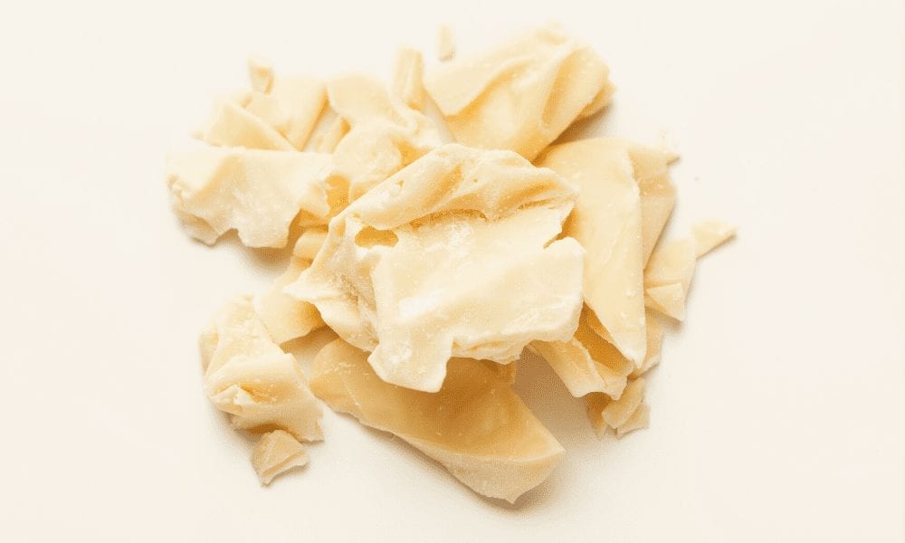 Learn how to make your own chocolate vanilla cleansing balm with four natural ingredients including coconut oil, shea butter and cocoa butter. It does not strip your skin and is perfect for acne. This simple, affordable DIY recipe melts and removes your makeup while cleansing your skin. The organic ingredients will moisturise your face leaving glowing healthy beautiful skin. This website is excellent for homemade skincare ideas and recipes on a budget. #DIY #cleansingbalm #homemade