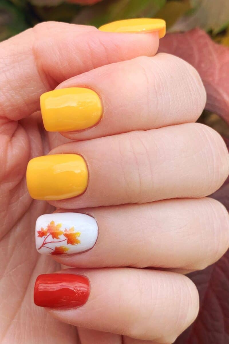 21 Stunning Green Nail Designs to Rock This Fall 2025