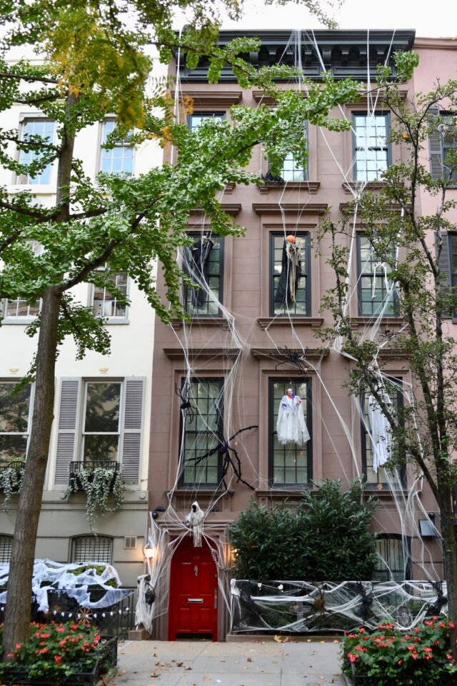 70+ Outdoor Halloween Decoration Ideas for 2023