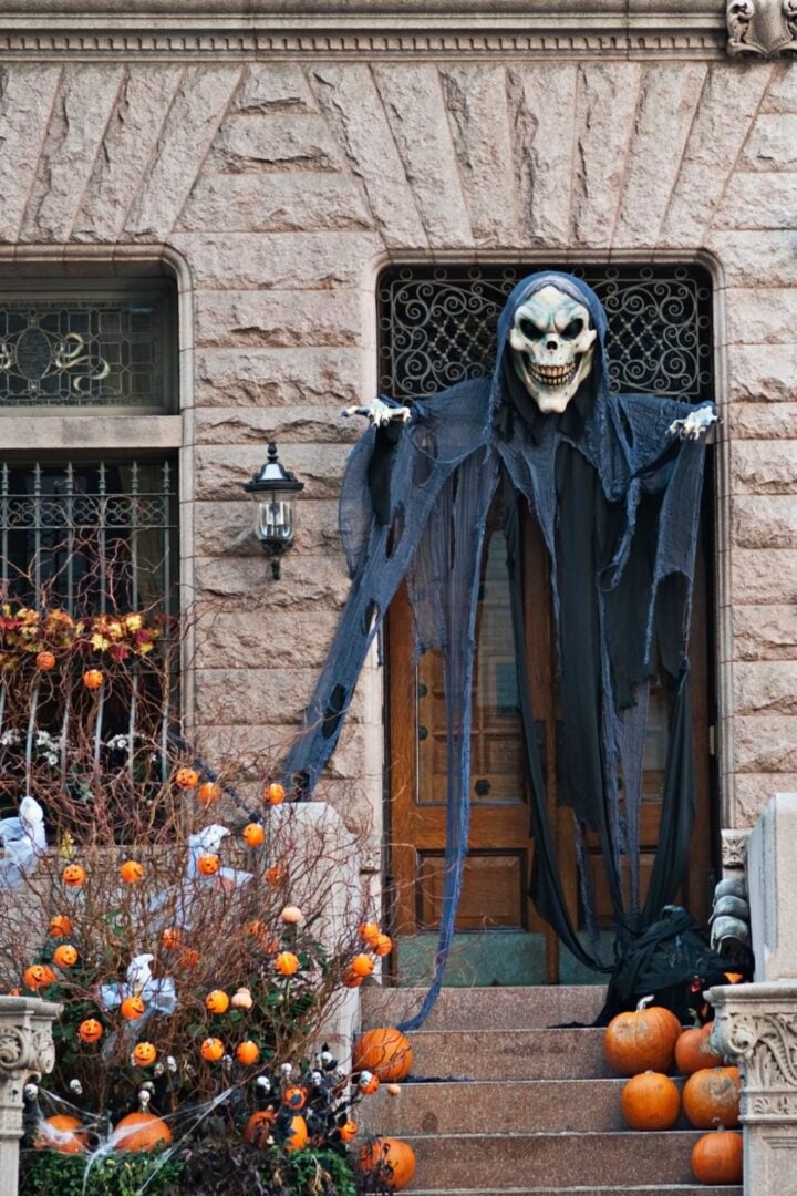 70+ Outdoor Halloween Decoration Ideas