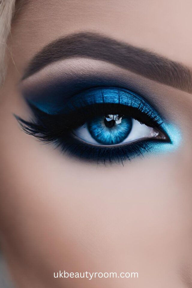 30 Best Smokey Eye Makeup Looks for Blue Eyes