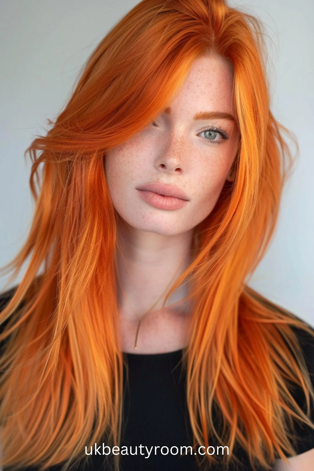 Check out our collection of alternative hair ideas, that are perfect for making a statement at any festival or event. From bold color contrasts to creative braids, these eye-catching styles will turn heads and express your individuality! Short, long, braid, blonde, red, color, purple, dye, ponytail, colour, dyed, blue, hair colour ideas for brunettes alternative, straight hair, girl.