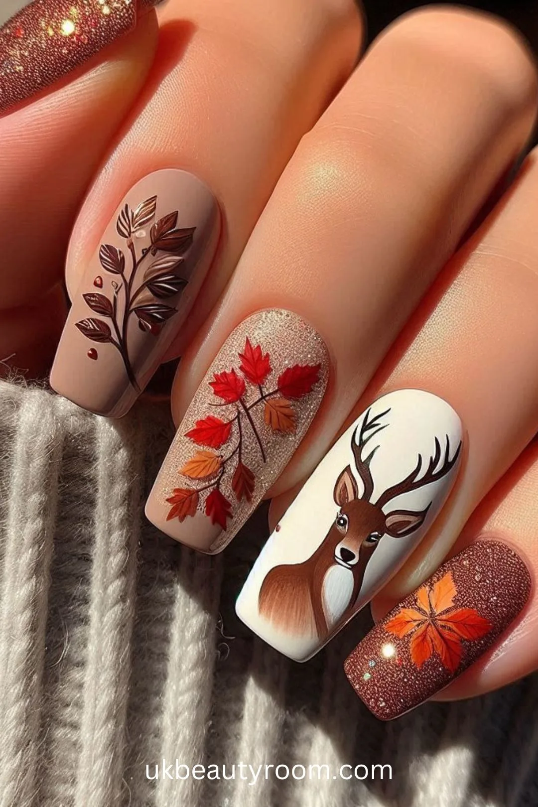 Thanksgiving is a time for gratitude, family, and festive gatherings. Celebrate the season with one of these 25 creative nail designs that reflect the holiday spirit!  Fall, ideas, short, art, colors, inspo, snoopy, designs acrylic, easy, simple.