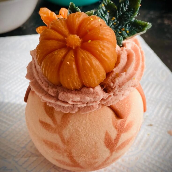 How to Smell Like Fall - pumpkin bath bomb